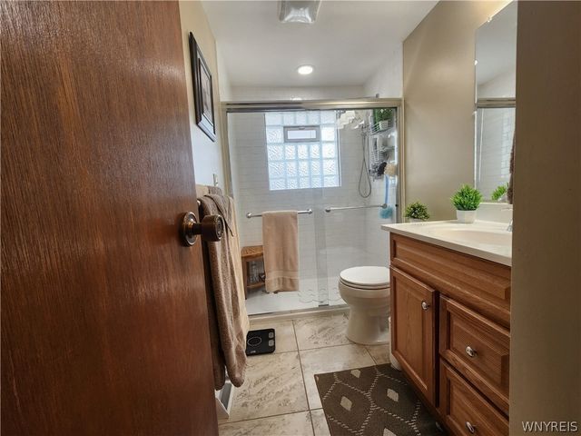 69 Azalea Drive, West Seneca, NY 14224