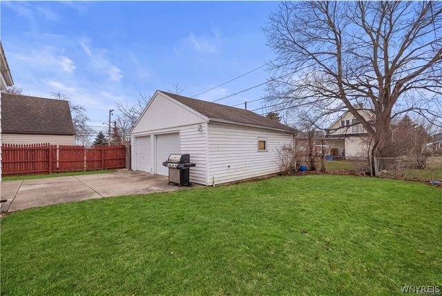 12 Leonard Post Drive, Cheektowaga, NY 14211
