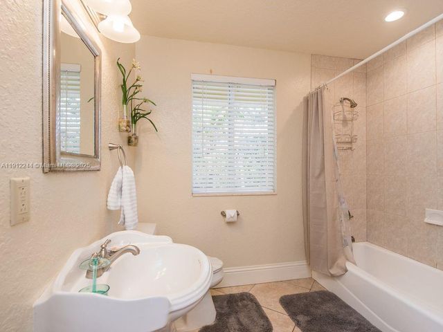 302 Balboa St 0, Hollywood, FL 33019