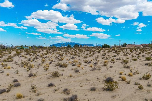 1234 Skyview Lane, Twentynine Palms, CA 92277