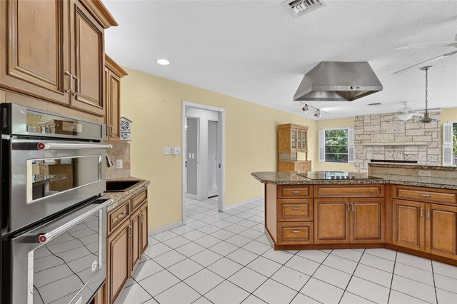 2085 SUSSEX DRIVE, Mount Dora, FL 32757