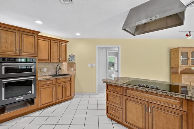 2085 SUSSEX DRIVE, Mount Dora, FL 32757