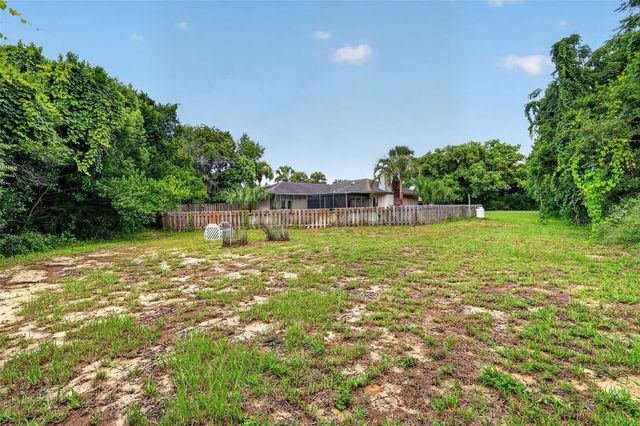 2085 SUSSEX DRIVE, Mount Dora, FL 32757