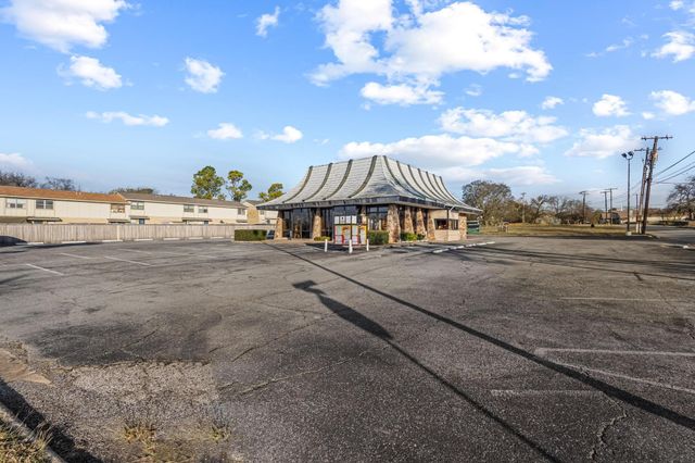 1901 W Morton Street, Denison, TX 75020