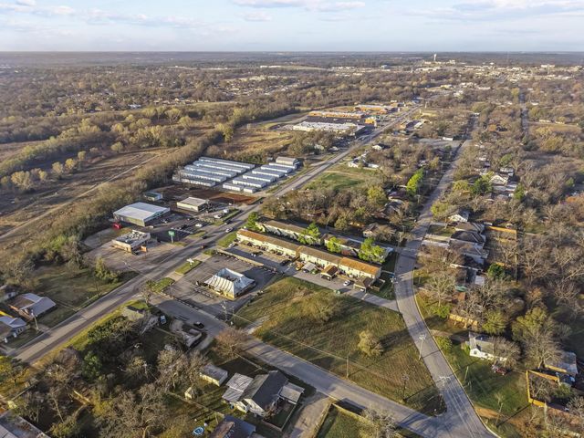 1901 W Morton Street, Denison, TX 75020