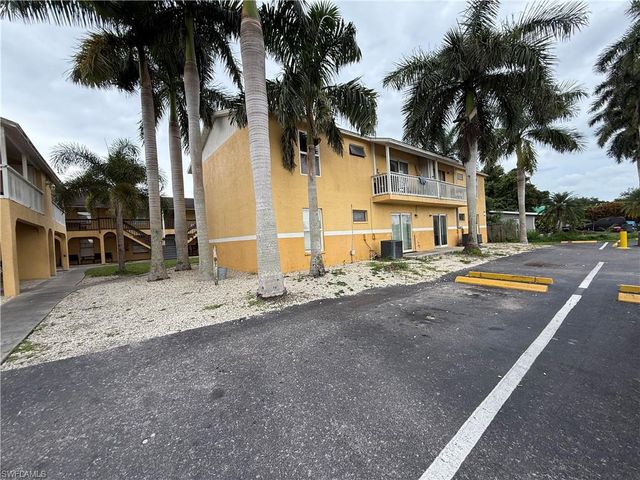 3950 Lora ST 109, Fort Myers, FL 33916