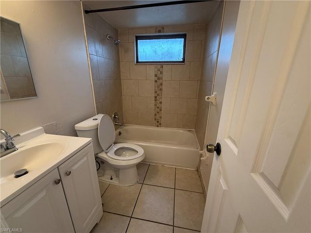 3950 Lora ST 109, Fort Myers, FL 33916