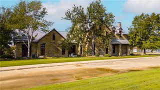 2900 Trophy Drive, Bryan, TX 77802