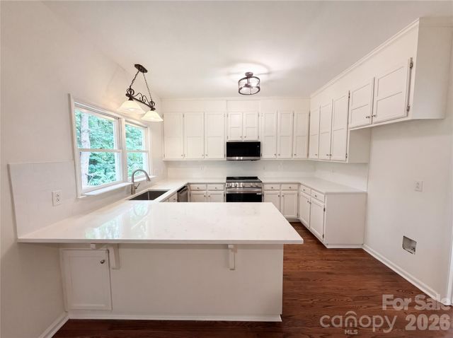 5908 Bookbinders Lane, Charlotte, NC 28270