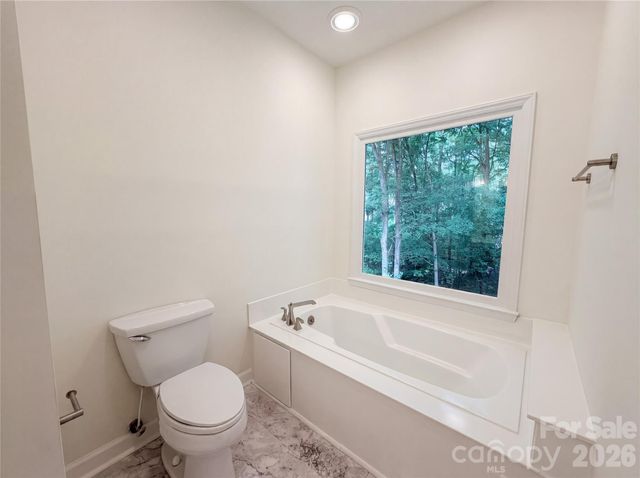 5908 Bookbinders Lane, Charlotte, NC 28270