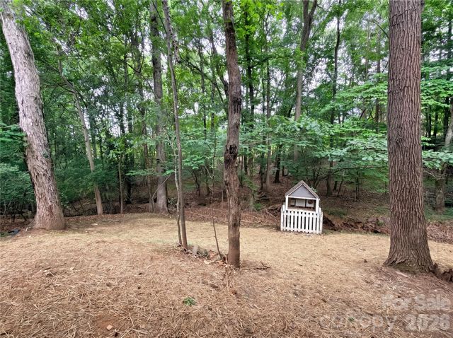5908 Bookbinders Lane, Charlotte, NC 28270