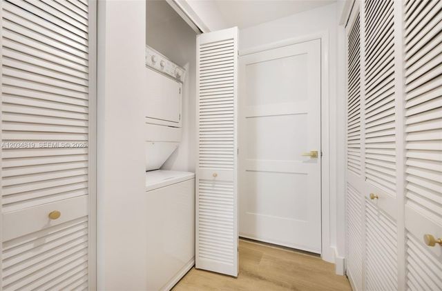 801 Brickell Key Boulevard 2008, Miami, FL 33131