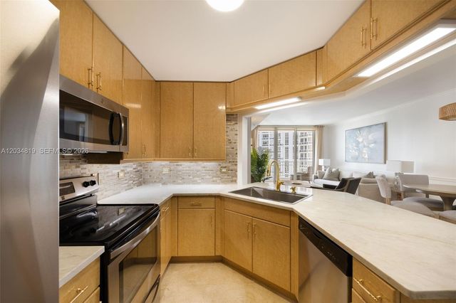 801 Brickell Key Boulevard 2008, Miami, FL 33131