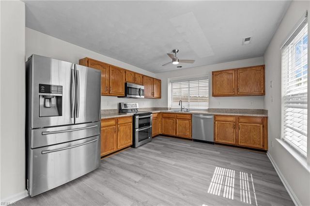 148 Graystone TRCE, Suffolk, VA 23435