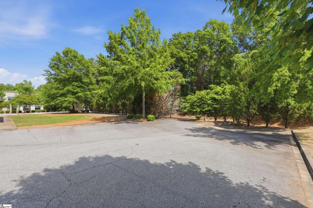 142 Mall Connector Road, Greenville, SC 29607