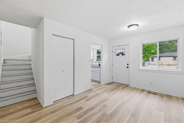 6410 Faraday CT, Norfolk, VA 23513