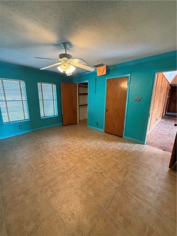 3601 Waterloo Dr, Corpus Christi, TX 78415