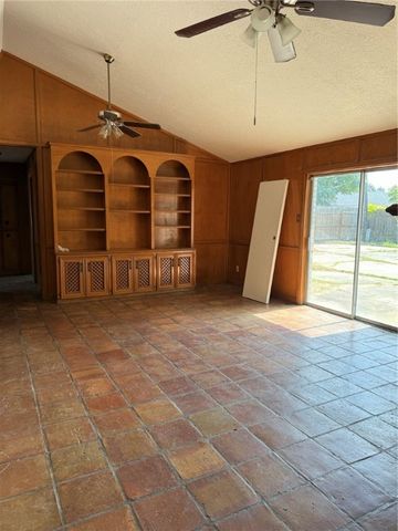 3601 Waterloo Dr, Corpus Christi, TX 78415