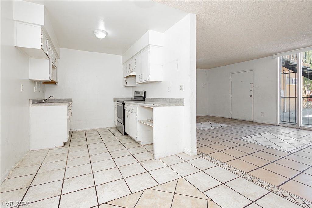 Image 10 of property listing at 1409 Sombrero Drive, Las Vegas, NV 89169