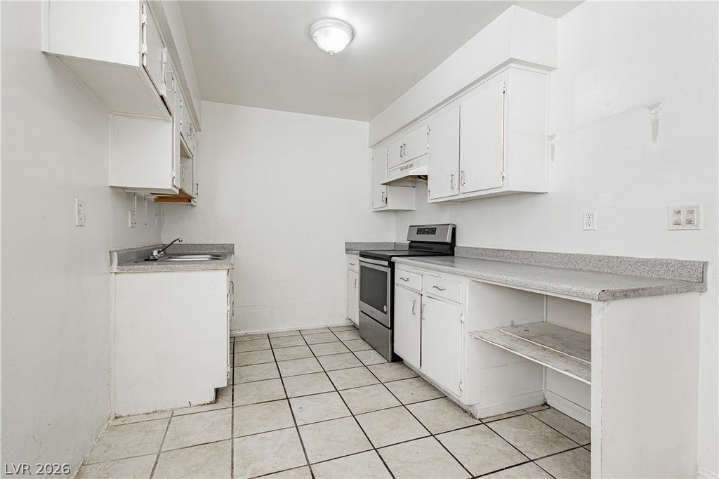 Image 12 of property listing at 1409 Sombrero Drive, Las Vegas, NV 89169