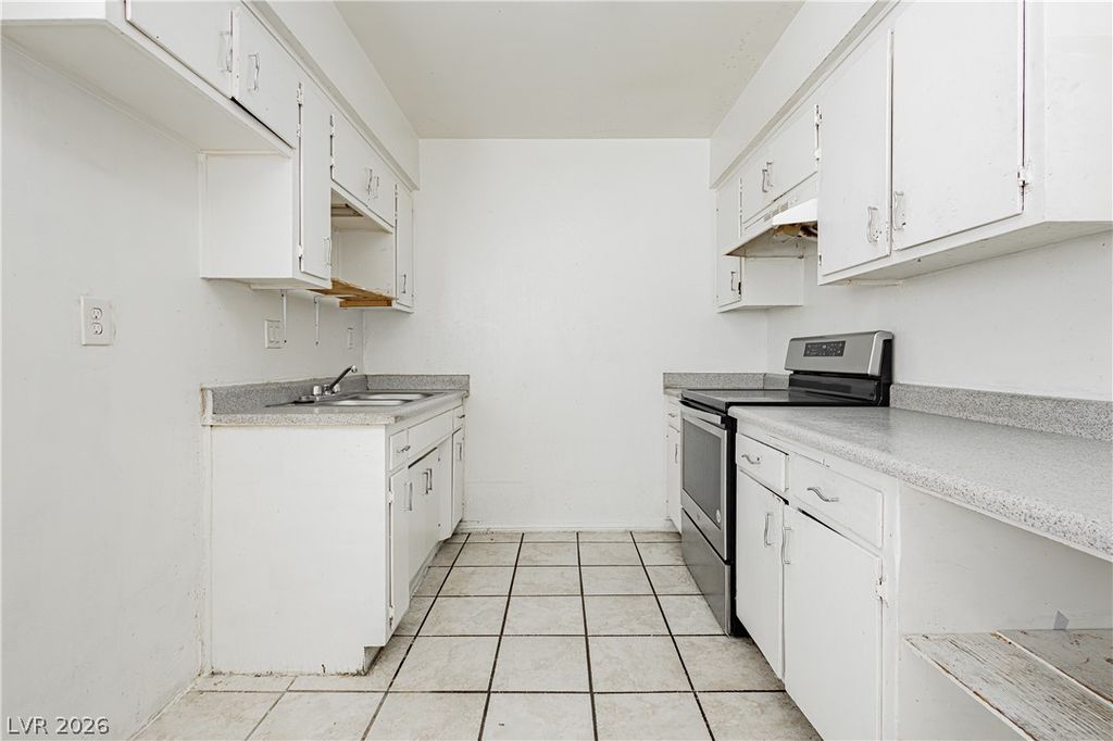 Image 13 of property listing at 1409 Sombrero Drive, Las Vegas, NV 89169