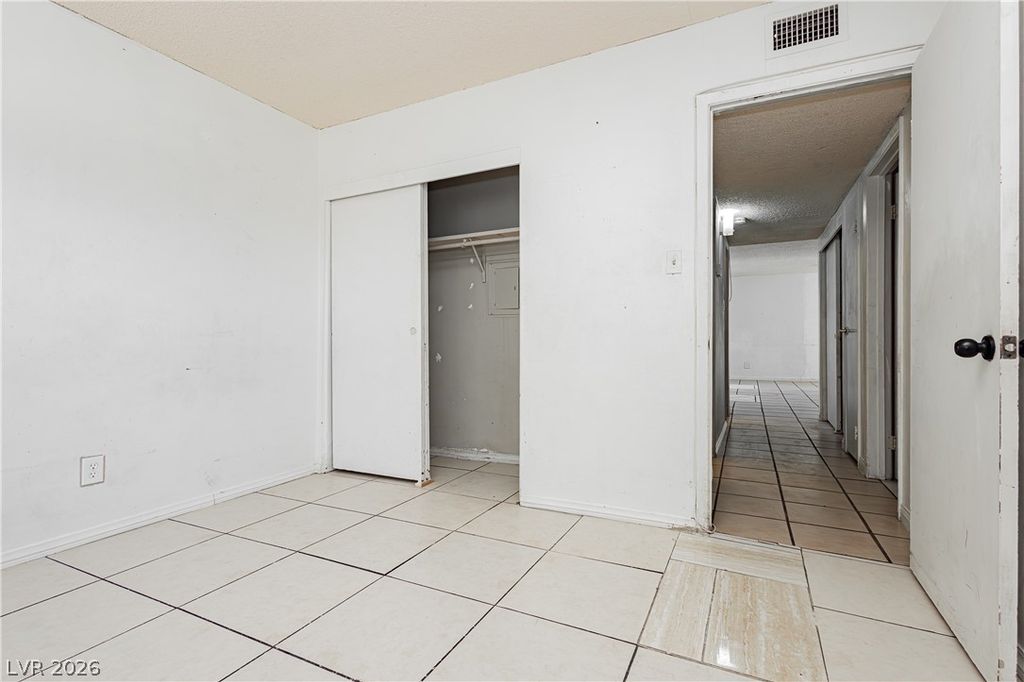 Image 16 of property listing at 1409 Sombrero Drive, Las Vegas, NV 89169