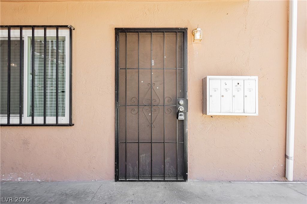 Image 20 of property listing at 1409 Sombrero Drive, Las Vegas, NV 89169