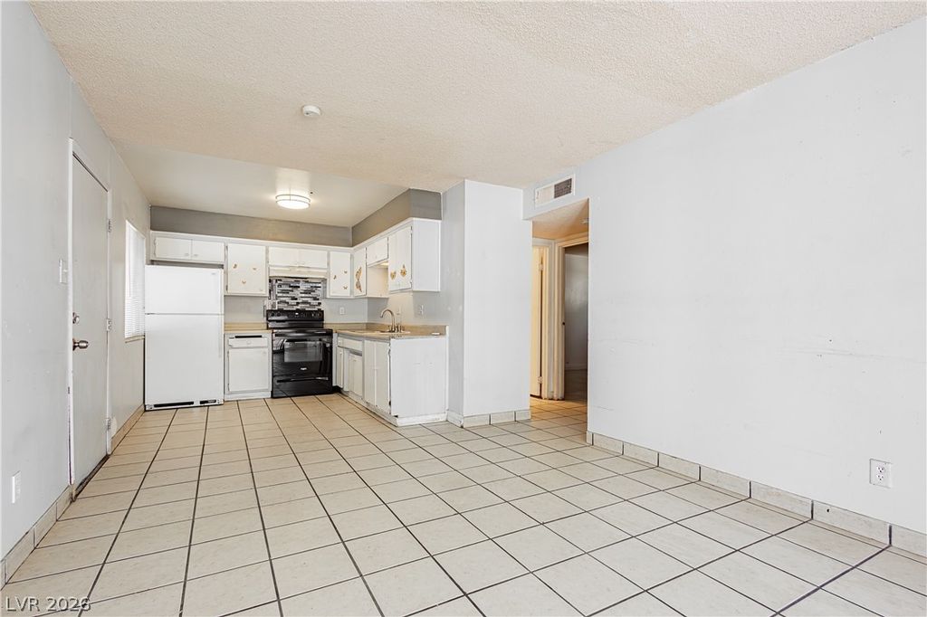 Image 22 of property listing at 1409 Sombrero Drive, Las Vegas, NV 89169