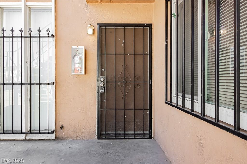 Image 4 of property listing at 1409 Sombrero Drive, Las Vegas, NV 89169