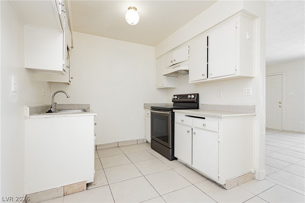 Image 40 of property listing at 1409 Sombrero Drive, Las Vegas, NV 89169