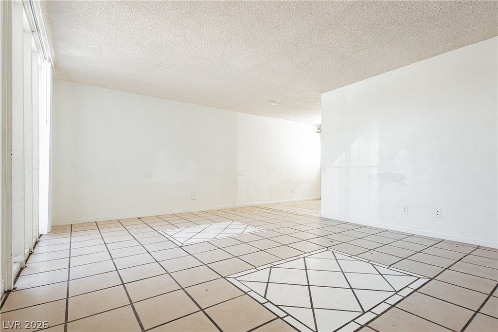 Image 5 of property listing at 1409 Sombrero Drive, Las Vegas, NV 89169