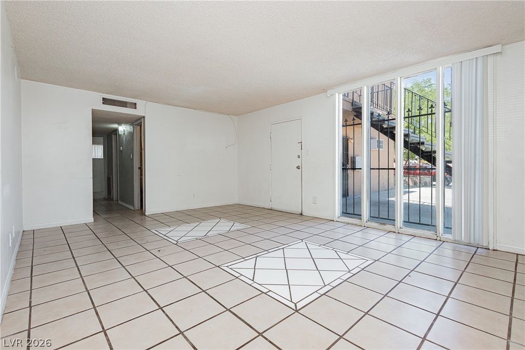 Image 7 of property listing at 1409 Sombrero Drive, Las Vegas, NV 89169