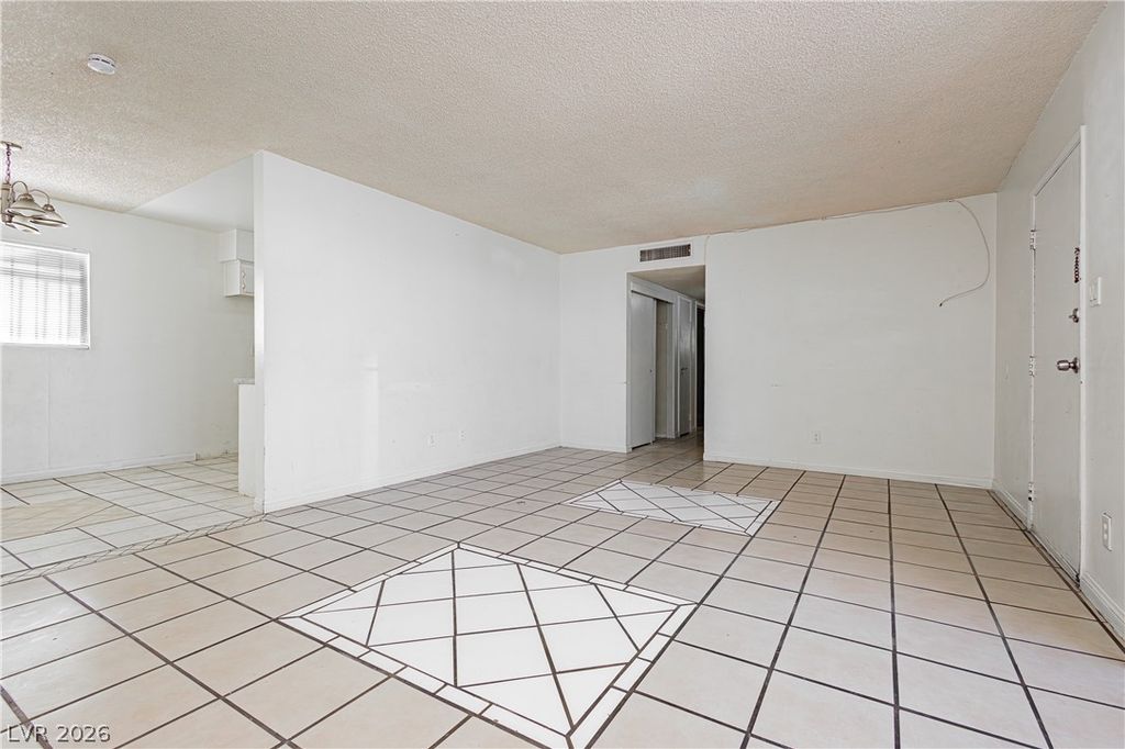 Image 8 of property listing at 1409 Sombrero Drive, Las Vegas, NV 89169