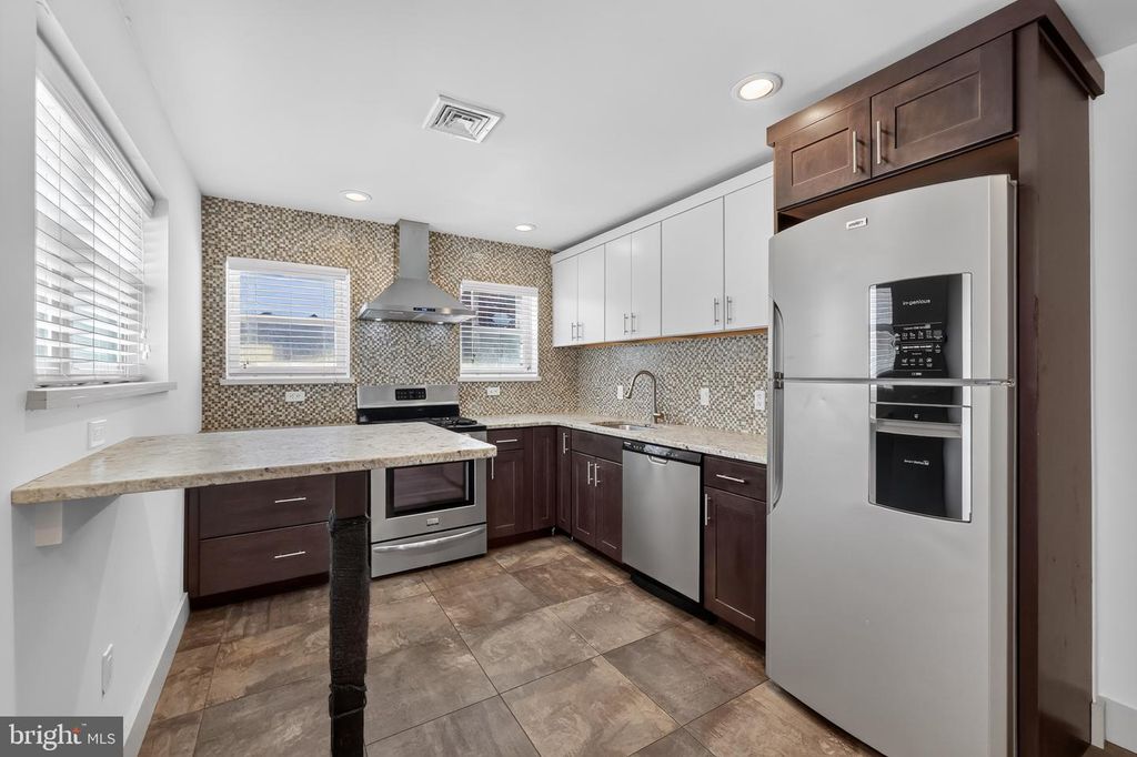 2116 S BEECHWOOD ST, Philadelphia, PA 19145
