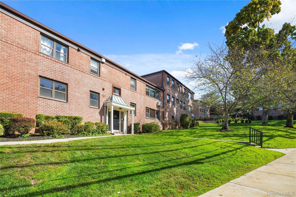 125 Beacon Hill Drive F-11, Dobbs Ferry, NY 10502 — photo 2