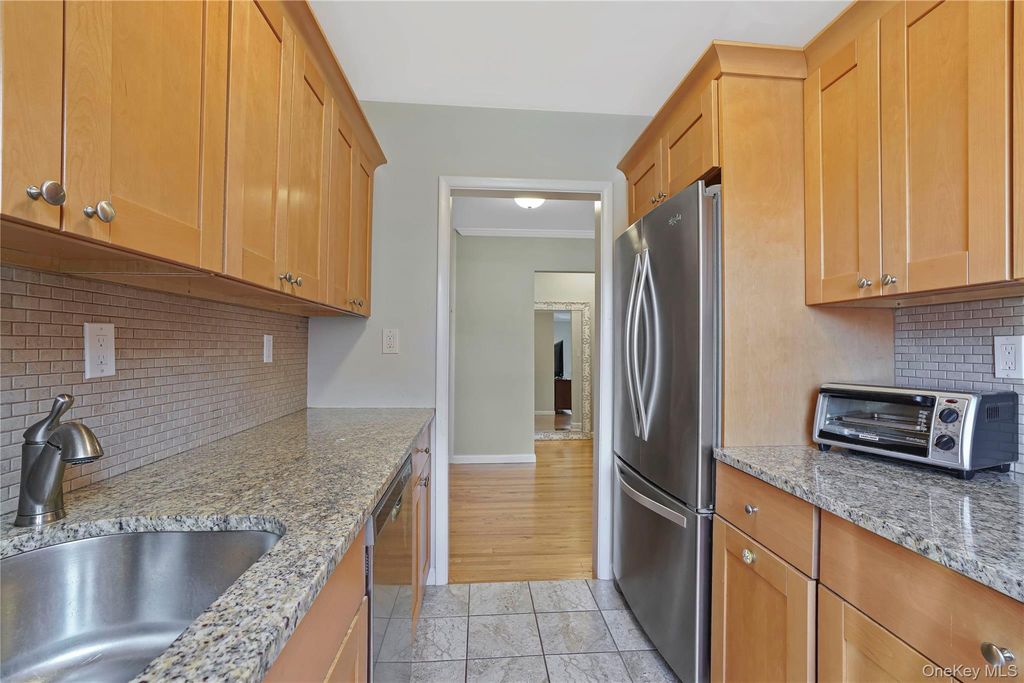 125 Beacon Hill Drive F-11, Dobbs Ferry, NY 10502 — photo 4