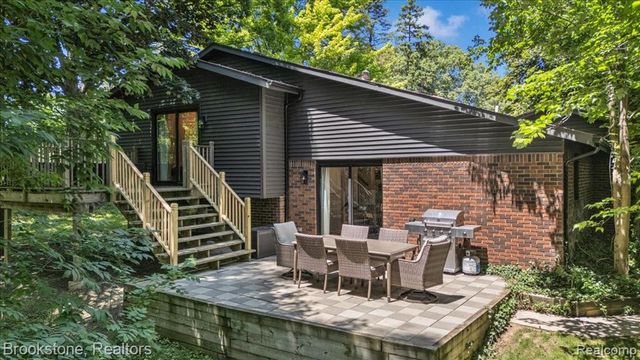 5067 Algonquin Boulevard, Clarkston, MI 48348