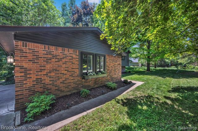 5067 Algonquin Boulevard, Clarkston, MI 48348