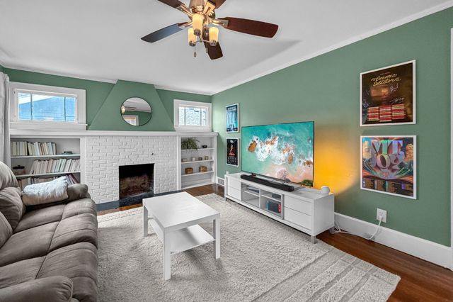 727 37th Street, Des Moines, IA 50312