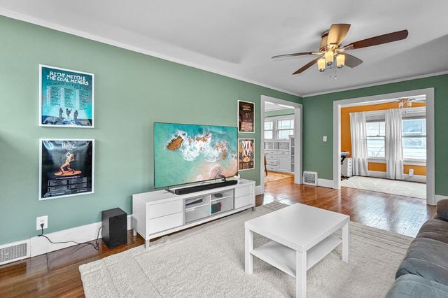 727 37th Street, Des Moines, IA 50312