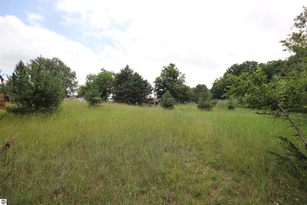 Image 13 of property listing at 2624 Hartman Road, Traverse City, MI 49685