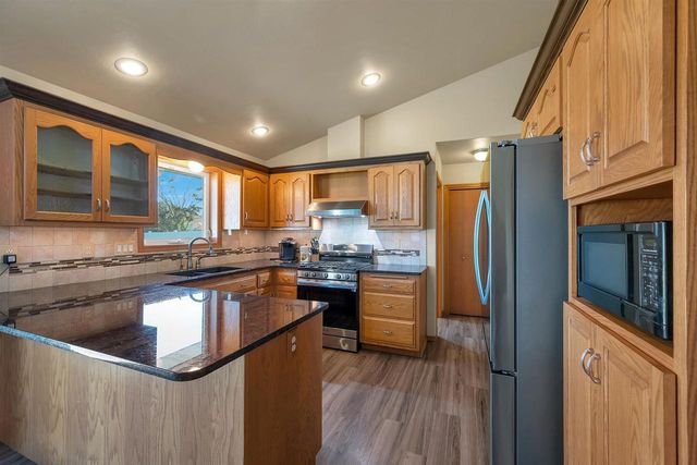 1756 LEMON LANE, De Pere, WI 54115