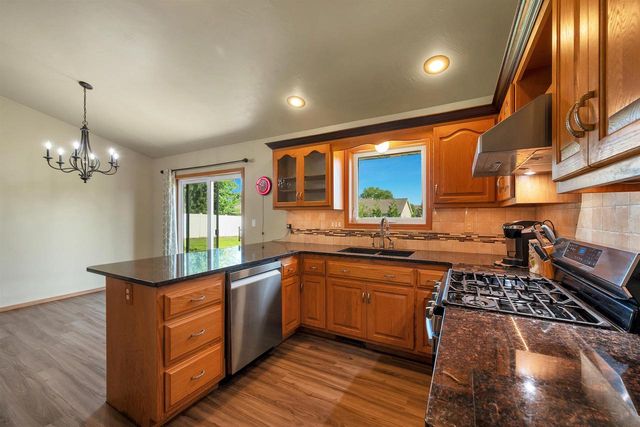 1756 LEMON LANE, De Pere, WI 54115