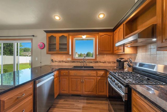 1756 LEMON LANE, De Pere, WI 54115