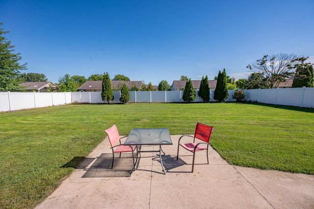 1756 LEMON LANE, De Pere, WI 54115