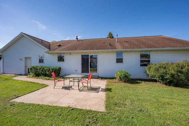 1756 LEMON LANE, De Pere, WI 54115