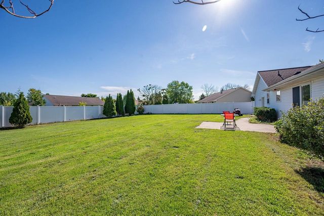 1756 LEMON LANE, De Pere, WI 54115
