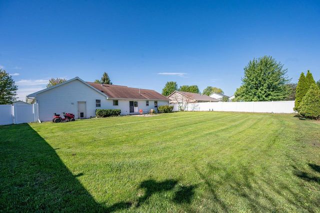 1756 LEMON LANE, De Pere, WI 54115