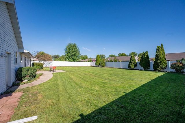 1756 LEMON LANE, De Pere, WI 54115