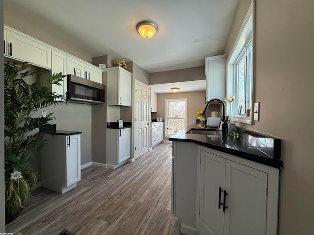 727 13th Street, Port Huron, MI 48060